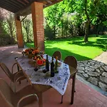 In Tuscany Near Trasimeno Daire