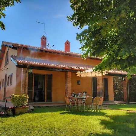 In Tuscany Near Trasimeno Daire Valiano
